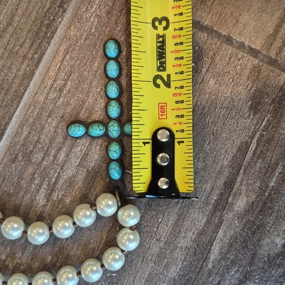 Vintage Turquoise Stone Cross Pendant Pearl & Suede Necklace - Picture 12 of 12